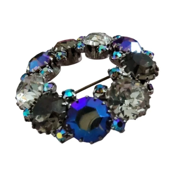 Vintage Albert Weiss Rhinestone Wreath Brooch – Signed - Picture 4 of 7